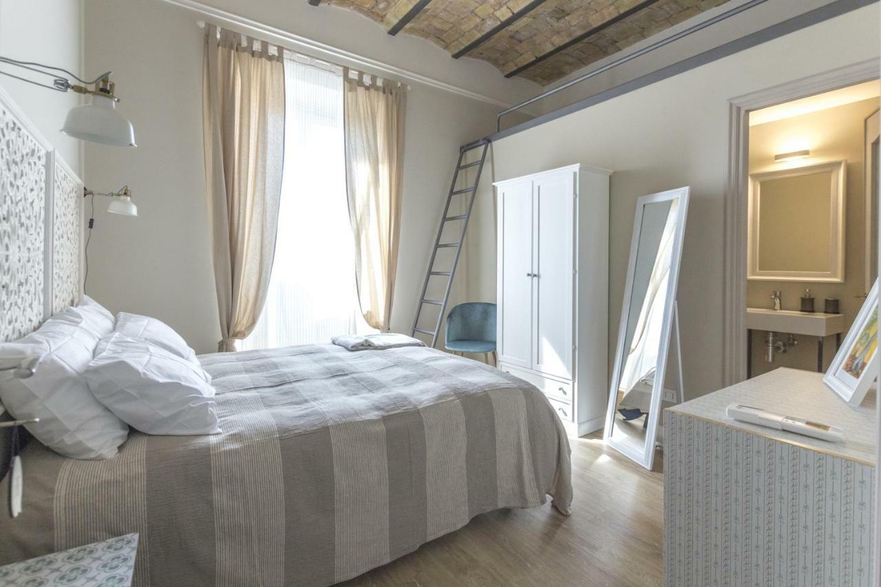 ホテル Casa Di Ele ローマ エクステリア 写真