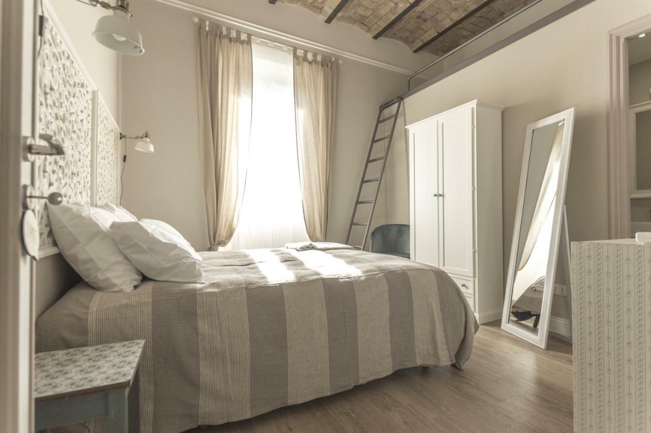 ホテル Casa Di Ele ローマ エクステリア 写真
