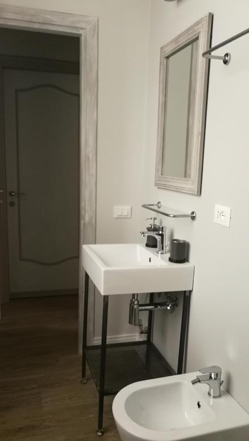 ホテル Casa Di Ele ローマ エクステリア 写真